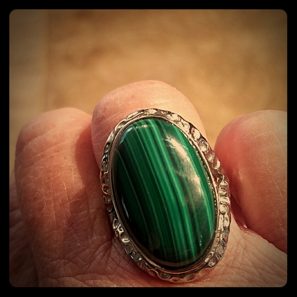 Ring with green rock
